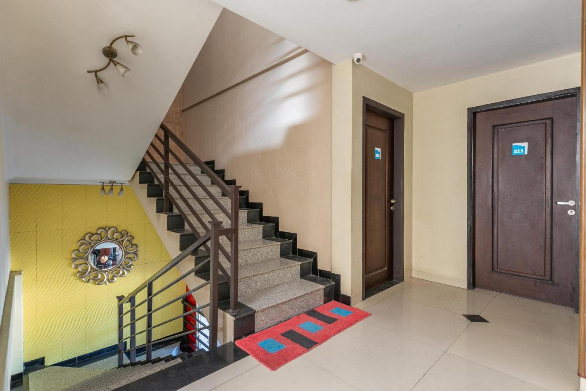 Hotel O Surabaya City Center Near Wonokromo Station Экстерьер фото